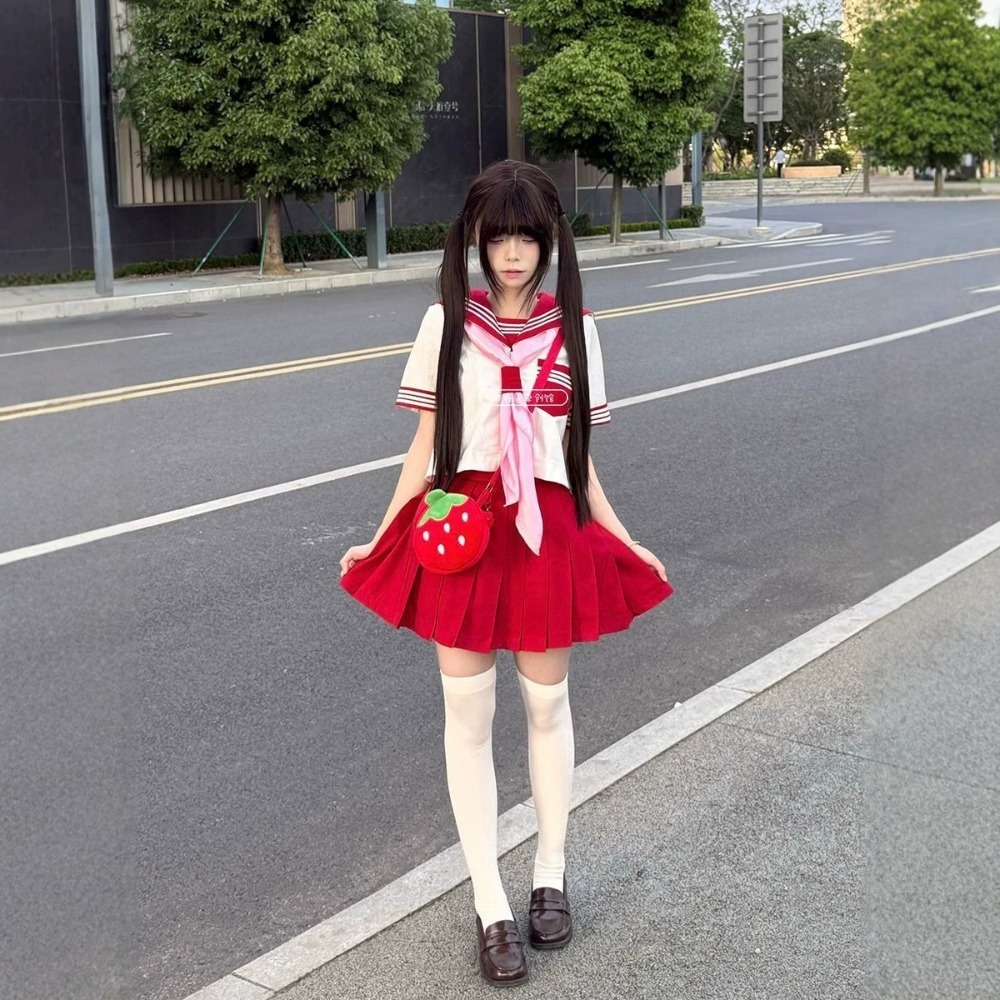 Podstawowy nowy japoński czerw – Cosplay Anime Basic recenzja i cena
